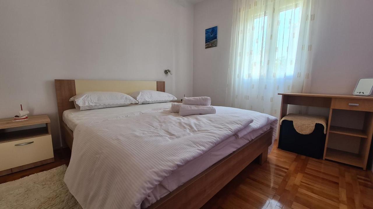 Antonia * Stari Grad (Hvar)